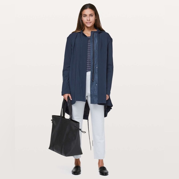 Lululemon Swing Trench True Navy 6 Water And Wind Resistant Glyde Lightweight - Picture 3 of 16